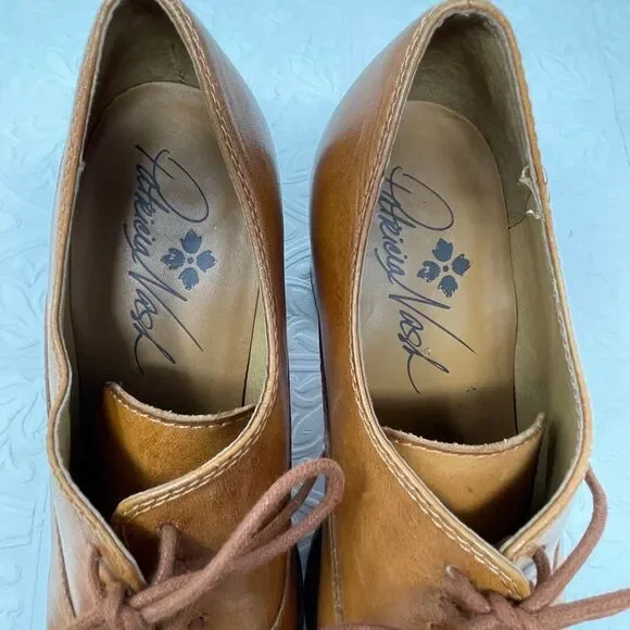 Patricia Nash Anna Brown Leather Lace Up Block Heel Oxford Pump Heels Size 8 - Picture 5 of 7